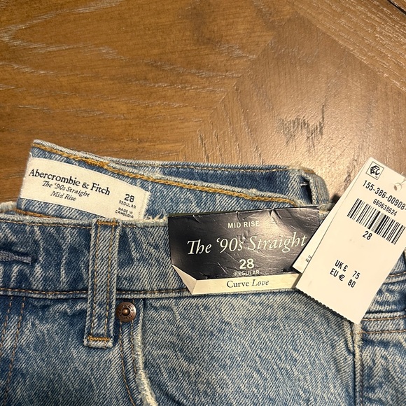 Abercrombie & Fitch Light Blue 90s Straight-Leg Curve Love Jeans - Picture 2 of 5